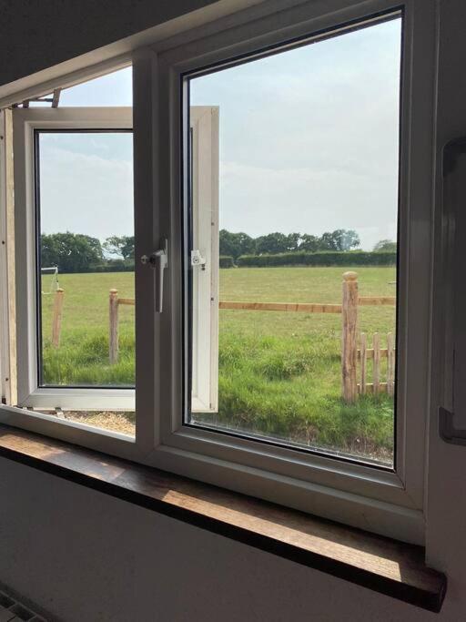 Villa Beautiful Rural Self Contained Farm Annex à Hordle Extérieur photo
